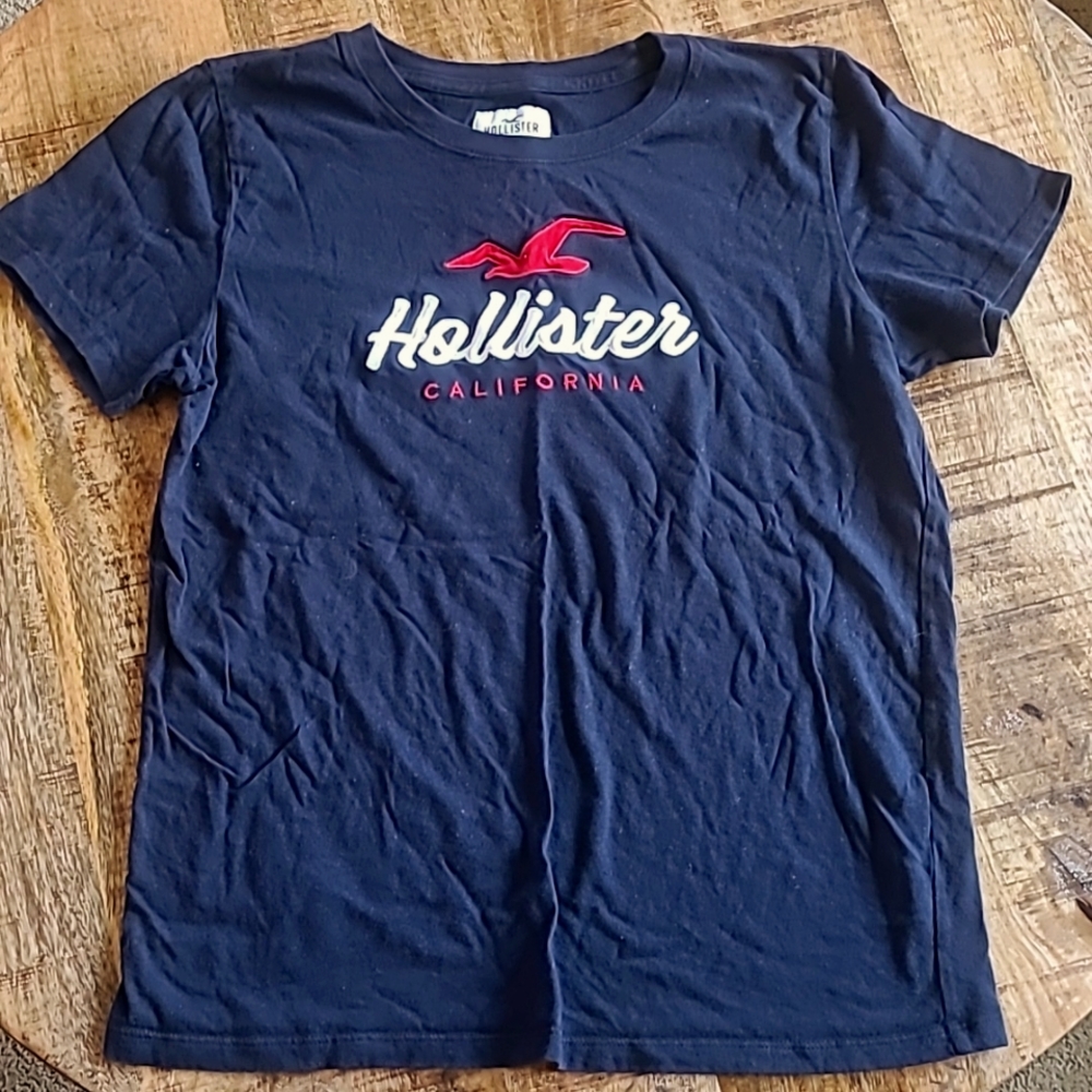 Hollister tee